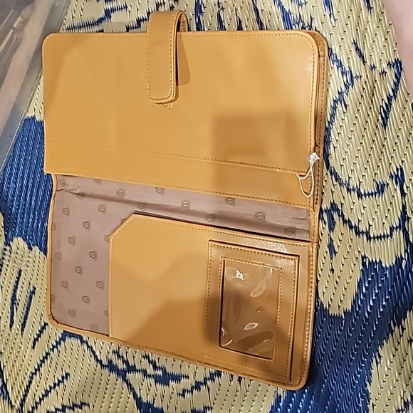 Radisson seven seas board case - Picture 2 of 2